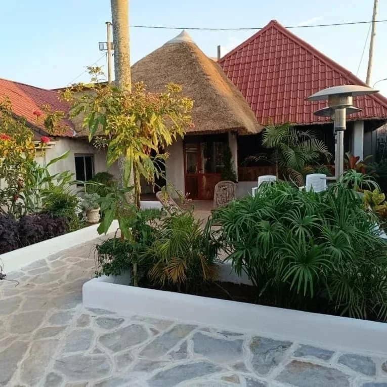 Mia Safari Lodge And Restaurant Entebbe Luaran gambar
